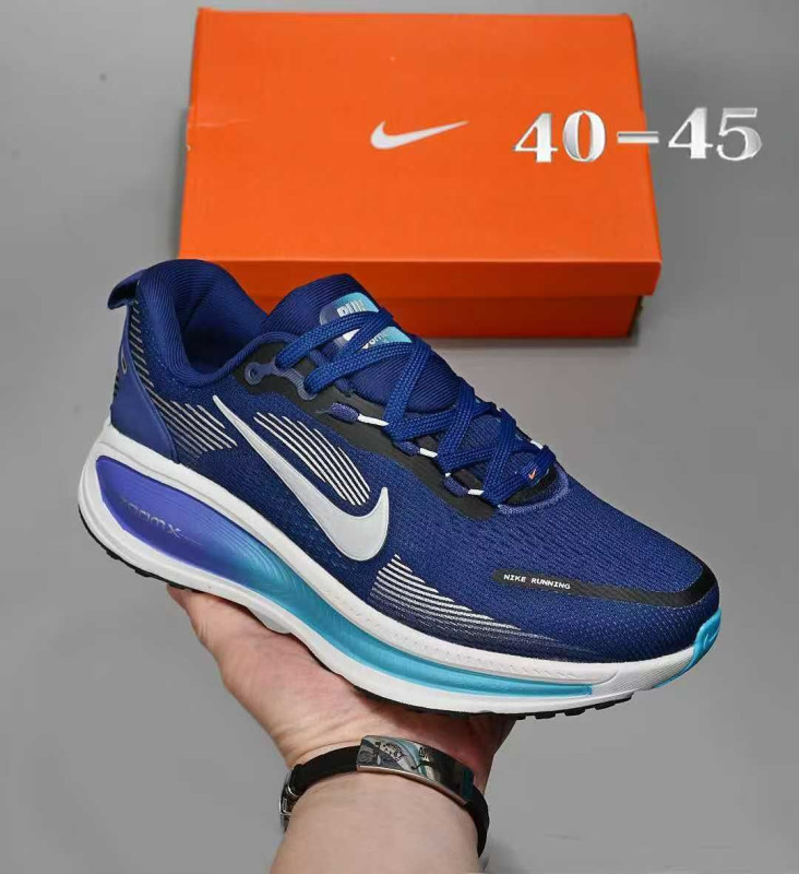 NIKE VOMERO18 BLUE 42
